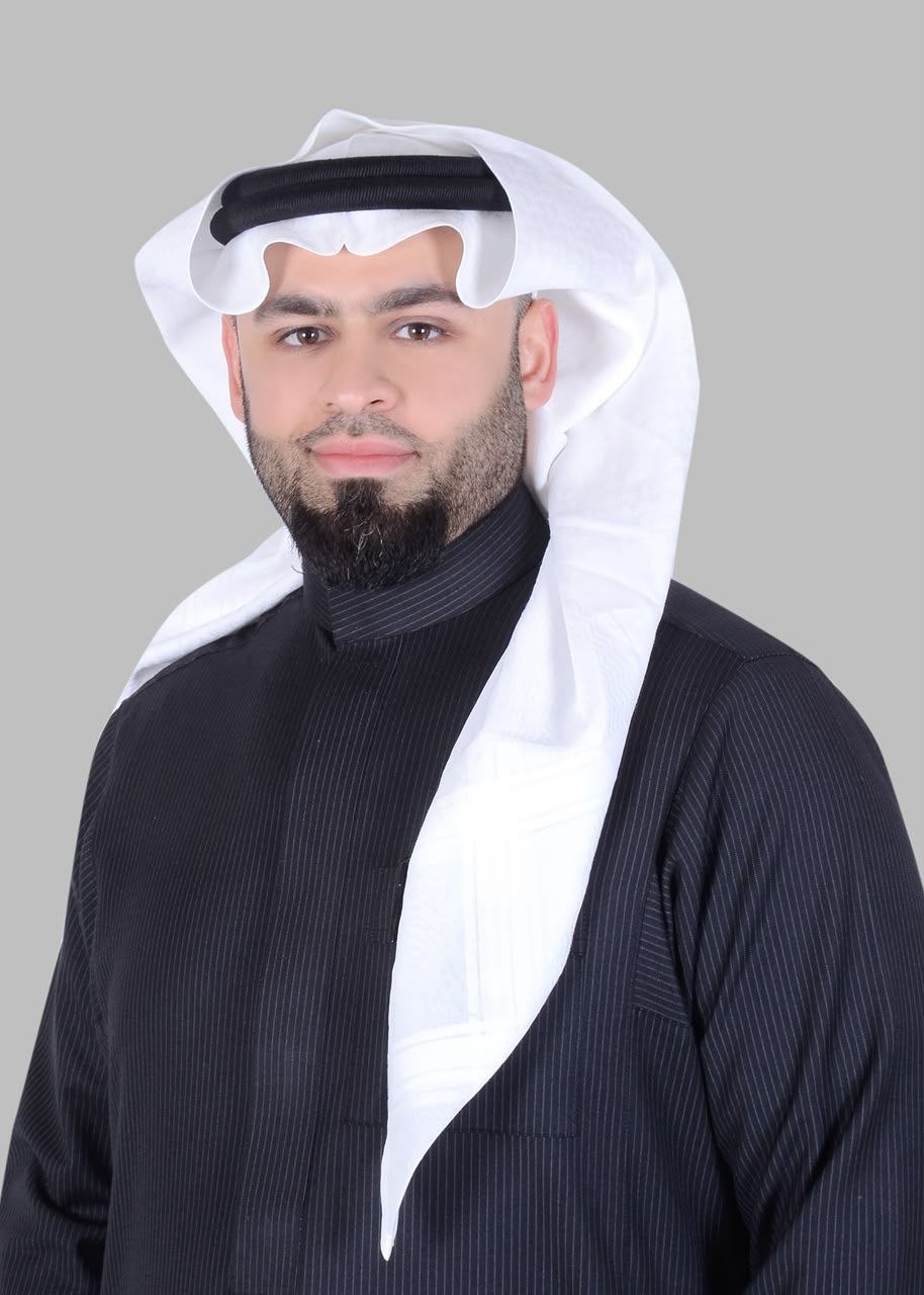 Portrait of Dr. Moayad H.
